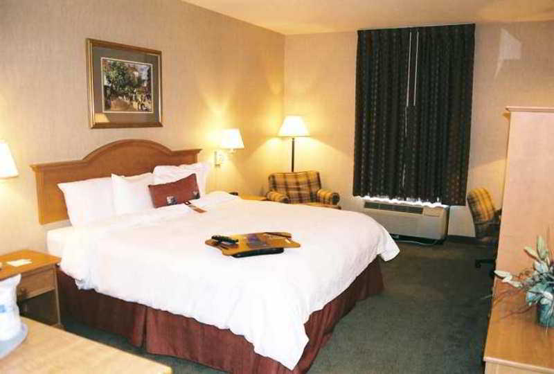 Hampton Inn Saint Robert Pokoj fotografie